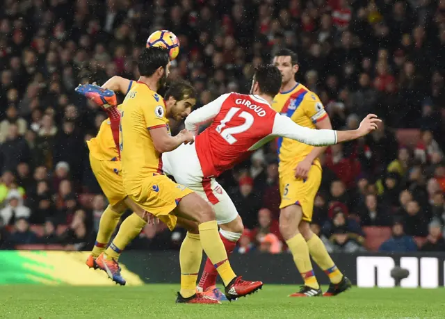 Olivier Giroud scores for Arsenal