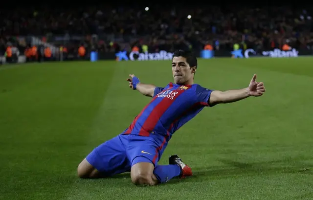 Luis Suarez celebrates