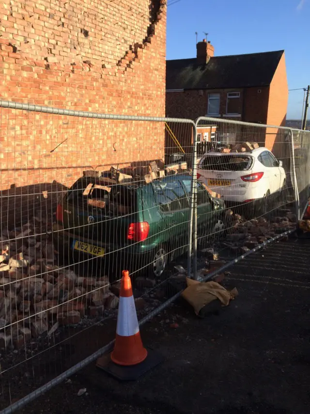 Bricks on cars in Pelton