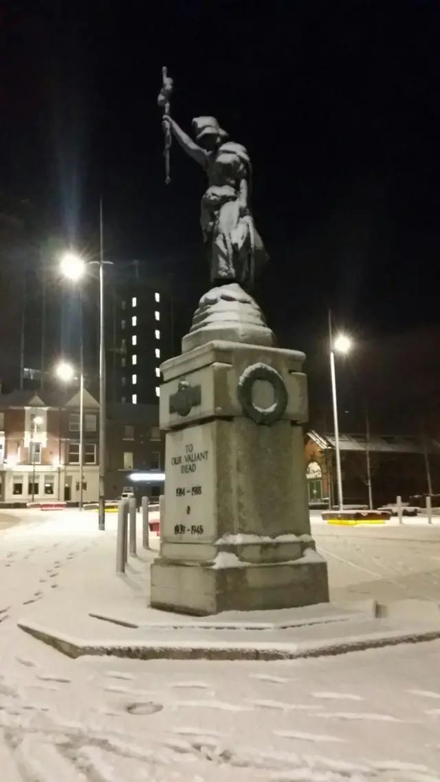 Snow in Hanley