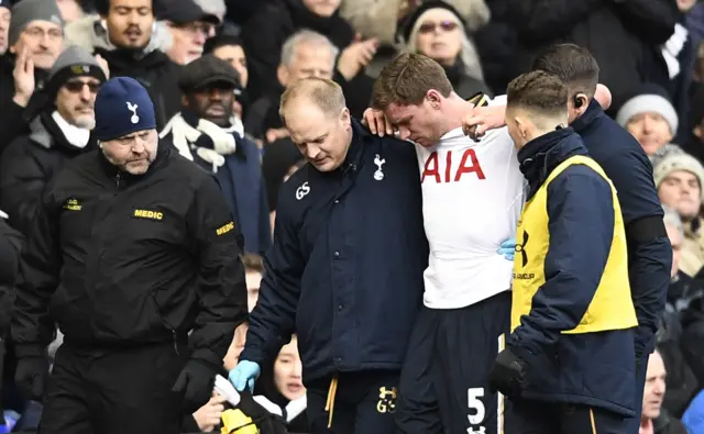 Jan Vertonghen is carried off