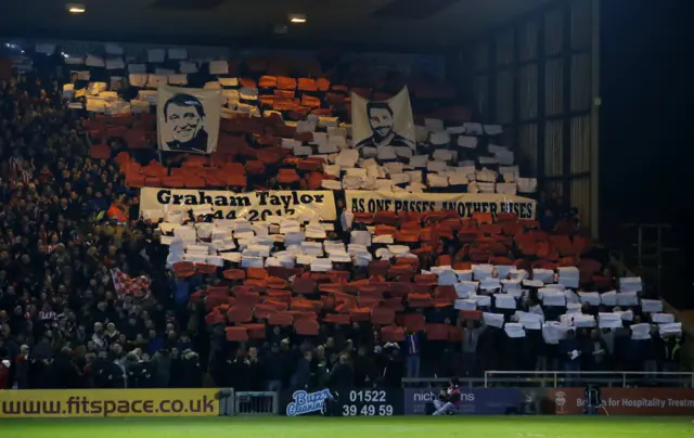 Graham Taylor tribute from the Lincoln fans