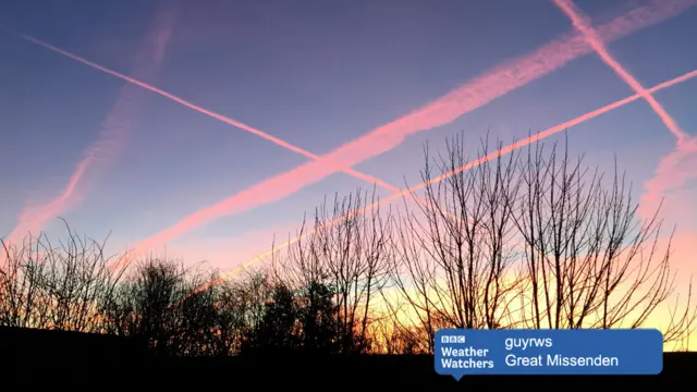 Vapour trails over Great Missenden