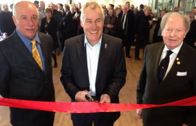 Former Southend and England manager Peter Taylor officially opens new clubhouse