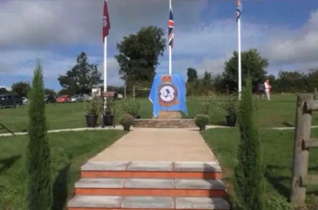 Glider pilot memorial, Shobden