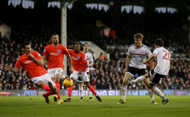 Lucas Piazon scores