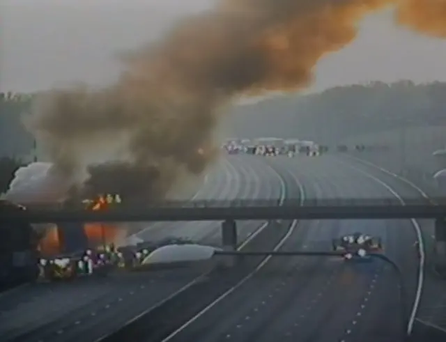 M25 lorry fire