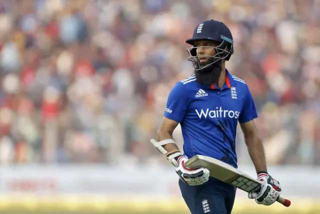 Moeen Ali walks off after losing his wicket