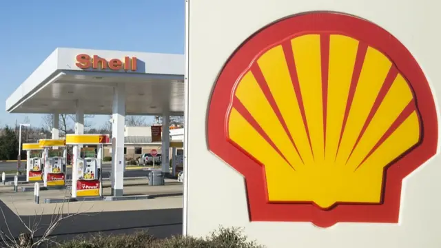 Shell forecourt