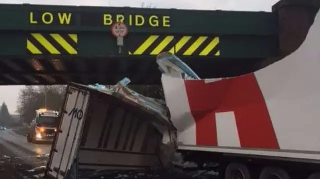 Lorry hits Bridge in Birmingham