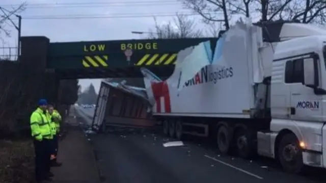 Lorry hits Bridge in Birmingham