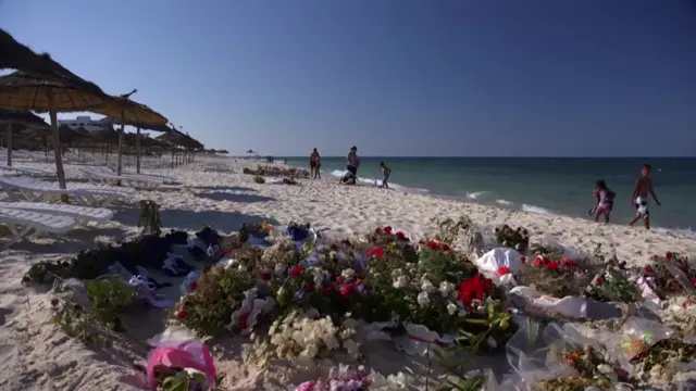 Tributes on the beach in Sousse