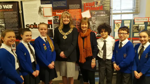 Mayor of Brentwood, Councillor Noelle Hones, with event organiser Moira Dare-Edwards and pupils from St Helen’s Junior School.