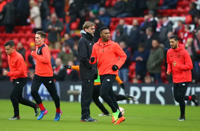 Liverpool players and Jurgen Klopp