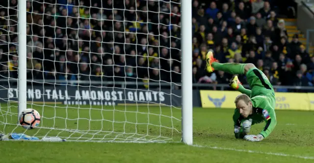 Toni Martinez scores Oxford's third