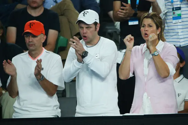 Federer support in crowd