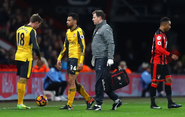 Francis Coquelin walks off the pitch