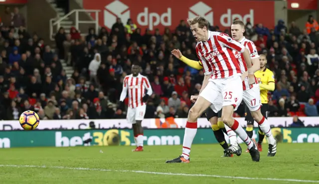 Peter Crouch scores for Stoke