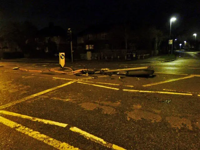 Damaged traffic signal