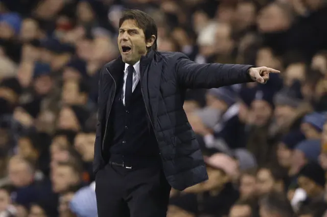 Antonio Conte shouts instructions