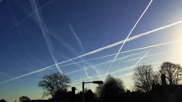 Bingley contrails