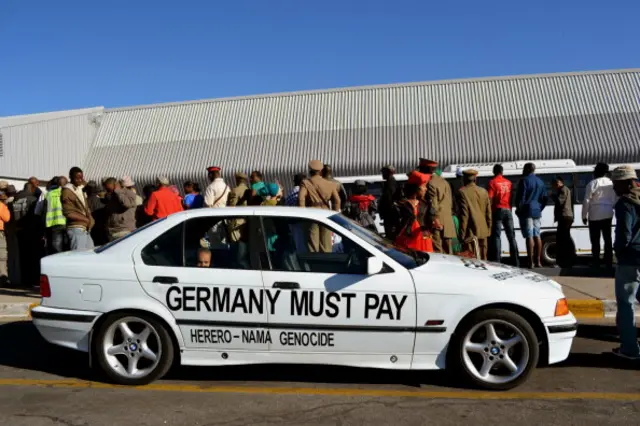 crowd awaits the return of the Herero and Nama skulls from Germany in 2011