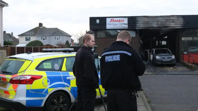 Tilbury car alight