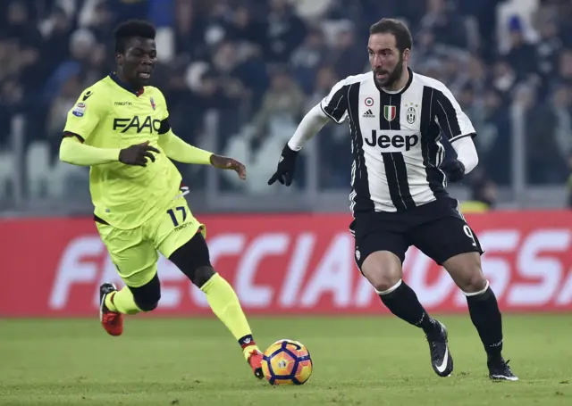 Gonzalo Higuain with possession