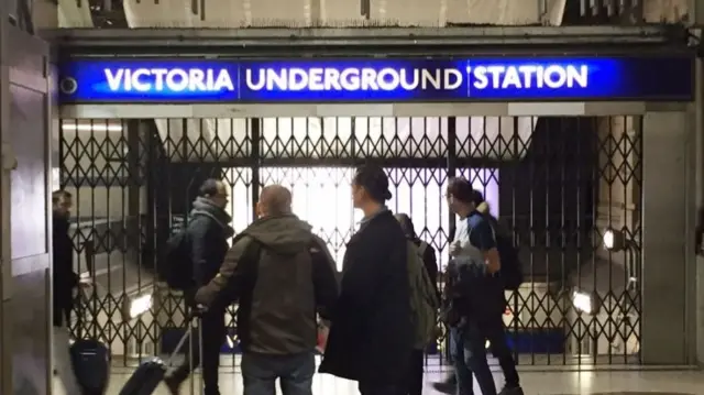 Victoria Underground station closed