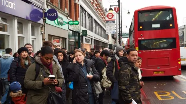 Bus queues