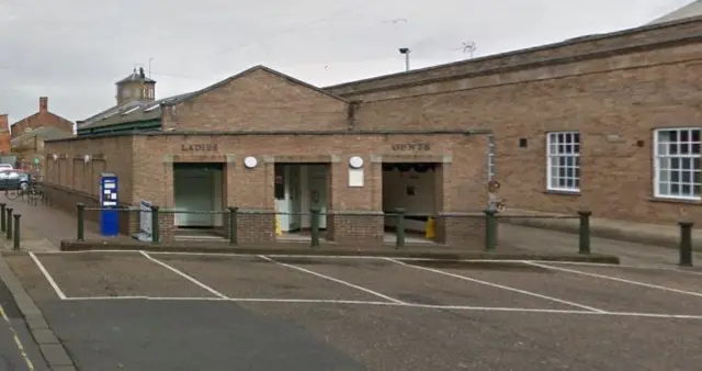 Ferry Street toilets, King's Lynn