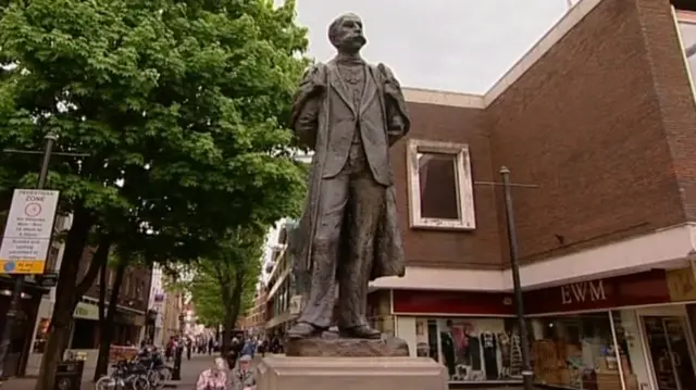 Elgar statue in Worcester