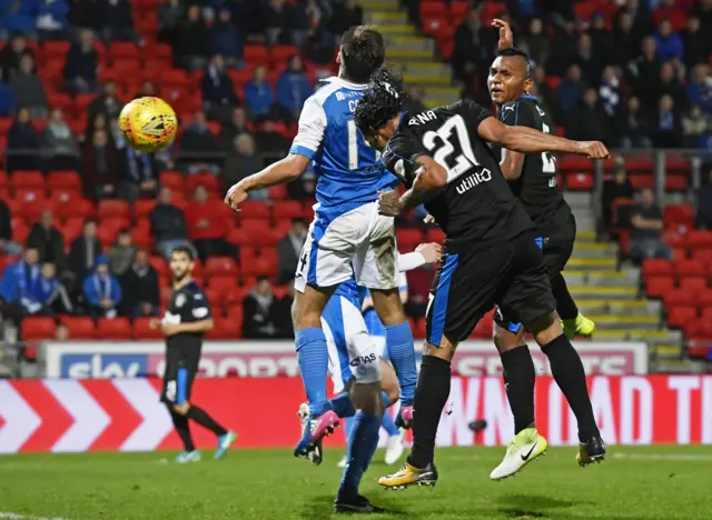 Carlos Pena heads in his team's second goal