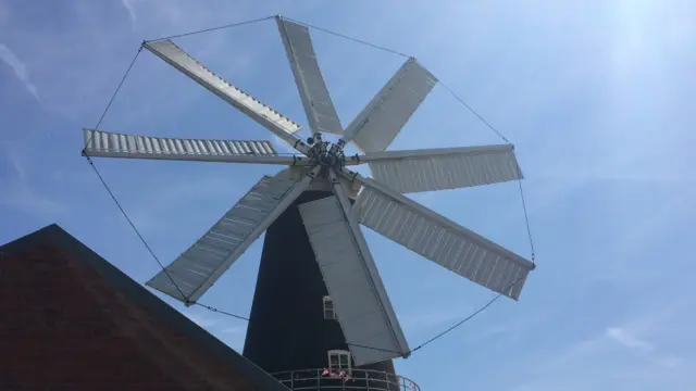 The eight sails of Heckington Mill