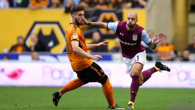 Matt Doherty and Alan Hutton