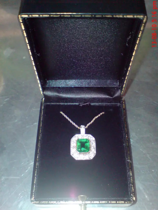 Emerald and Diamond pendant