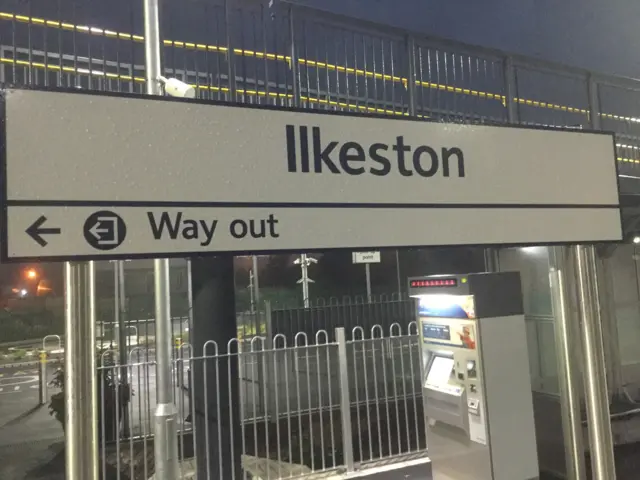 Ilkeston railway station ticket machine