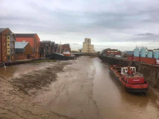 Mud by the River Hull