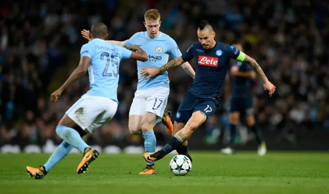 Manchester City beat Napoli 2-1