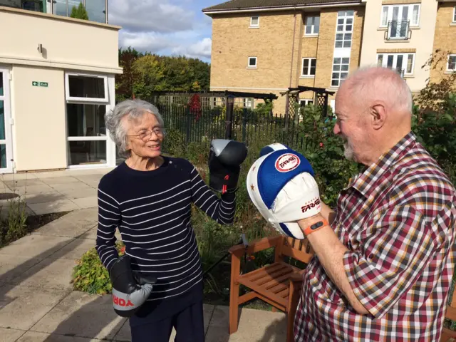 Dorothy Hanant and Francis Hookham boxing