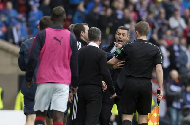 Rangers manager Pedro Caixinha remonstrates at Motherwell's Stephen Robinson