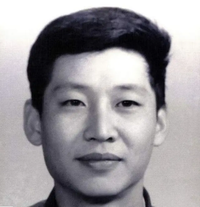 Picture of young Xi Jinping