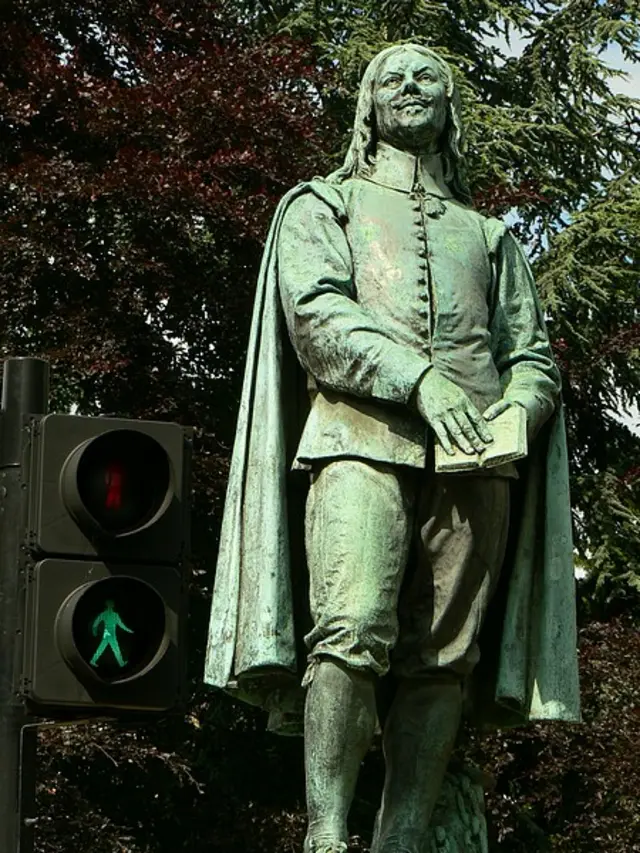 John Bunyan's statue in Bedford