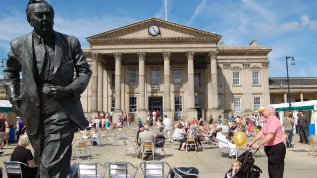 Huddersfield station