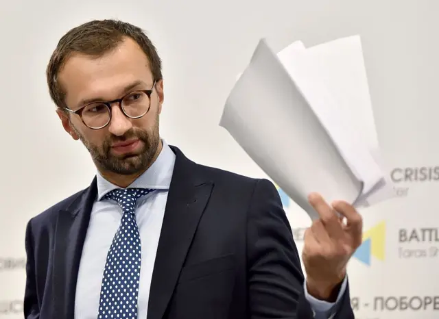 Ukraine politician holding documents