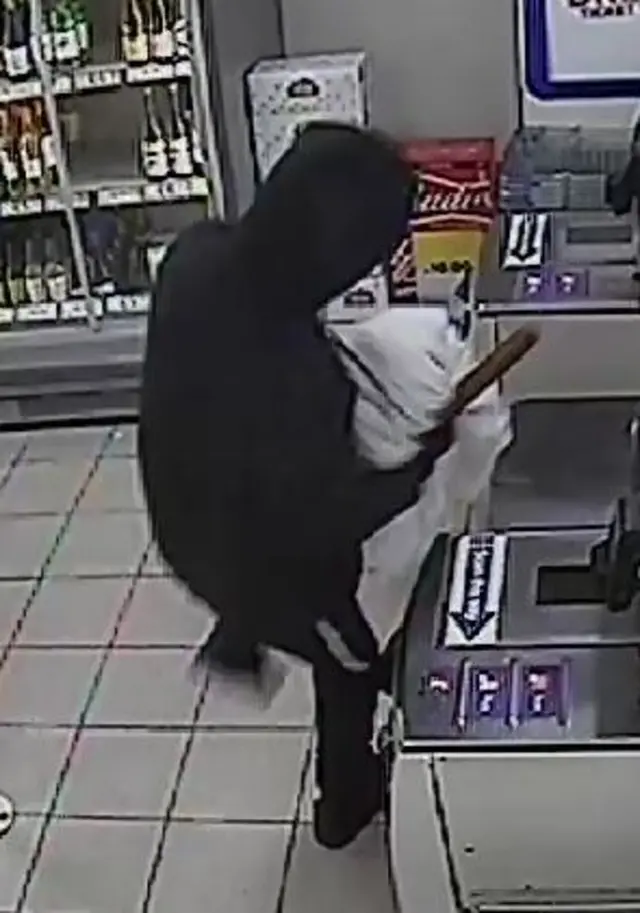 Armed robbery in Tingley