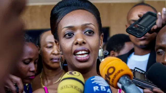 Diane Rwigara speaks to the media in Kigali (archive)