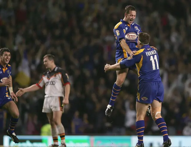 Danny McGuire and Dave Furner celebrate in 2004