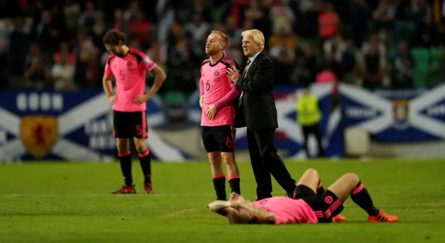 Scotland manager Gordon Strachan and his players at full-time