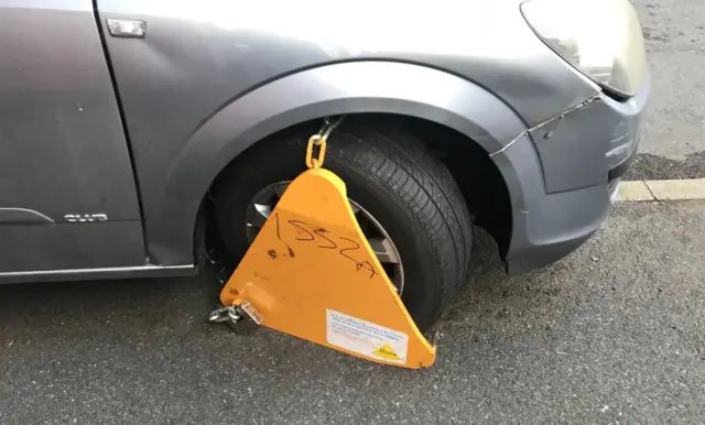 Clamped car